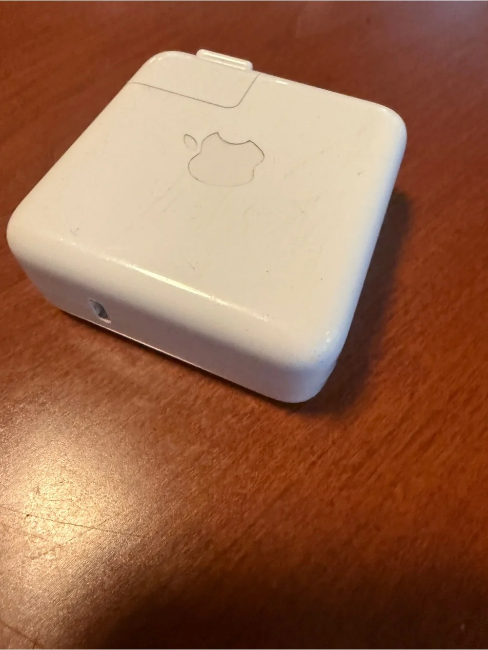 Apple USB-C Power Adapter 70 Watt